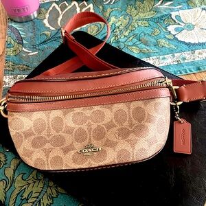 Coach Fannie pack! Cute, great condition, never used.